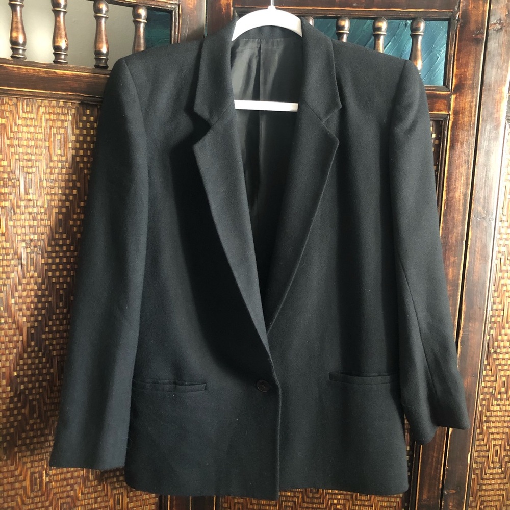 TAHARI Women’s 100% Wool Tuxedo Blazer